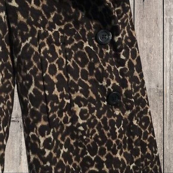 Beautiful Leopard Coat  - Picture 5 of 7
